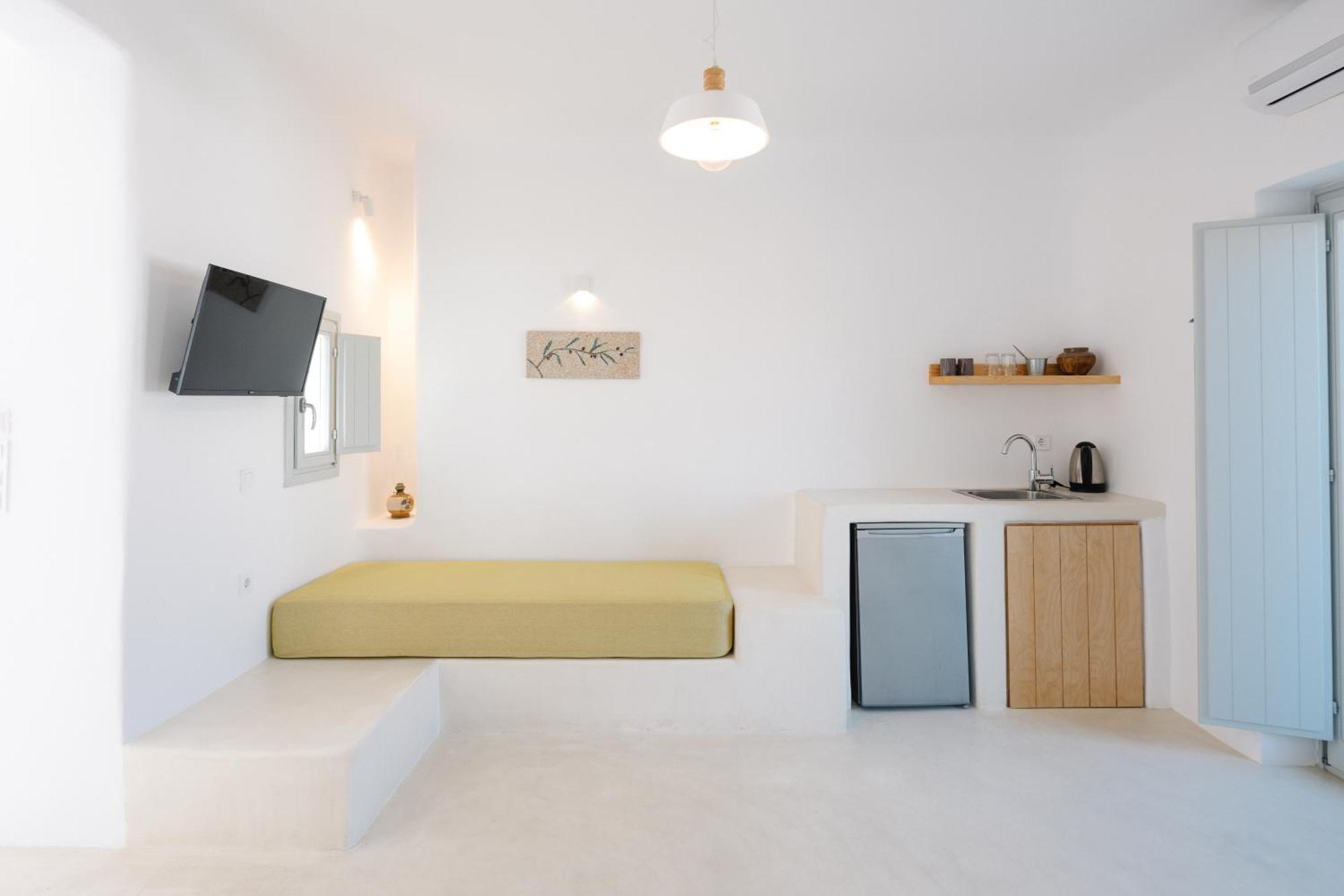 White Loft Hotel *