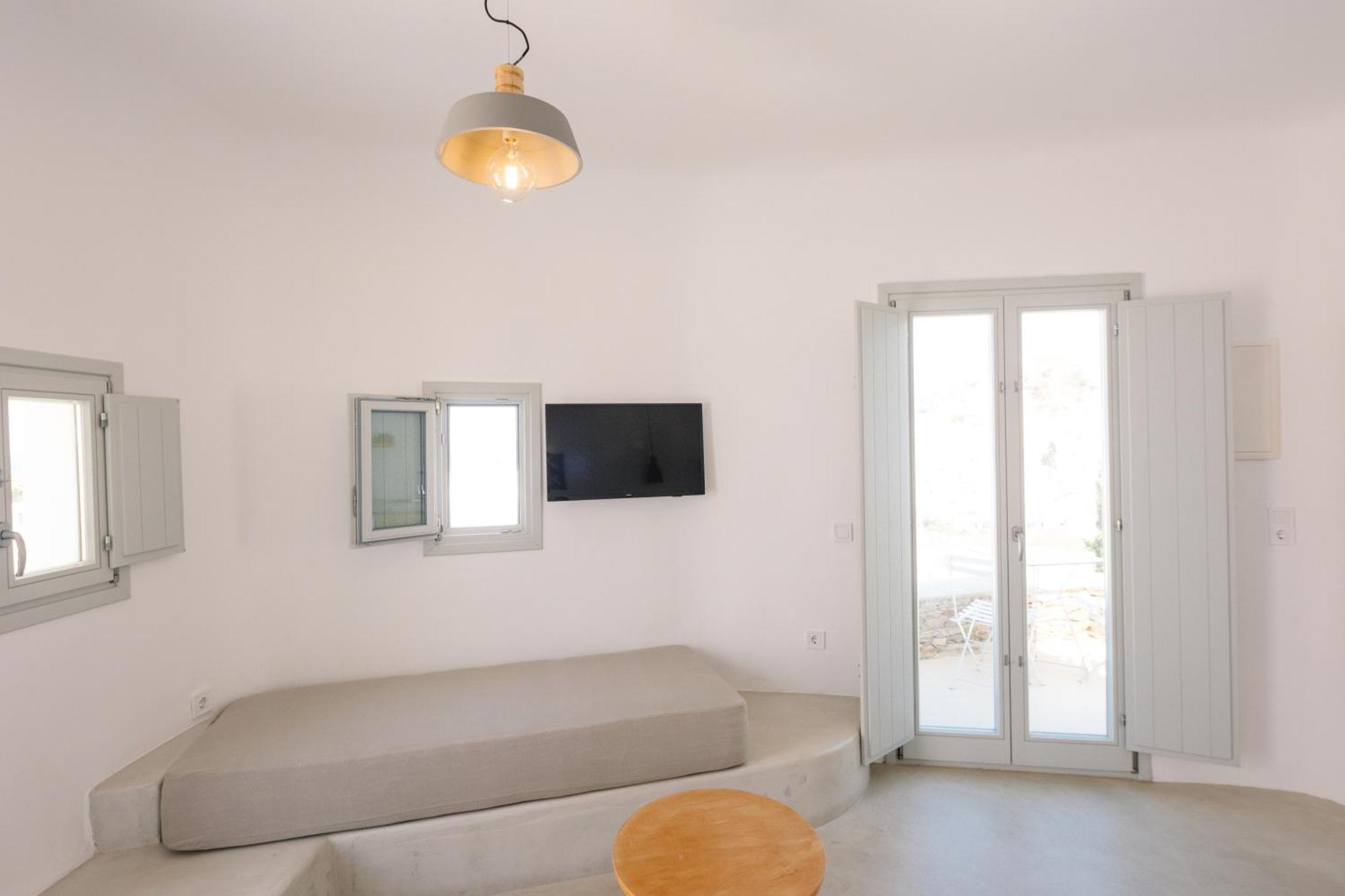 White Loft * Chora