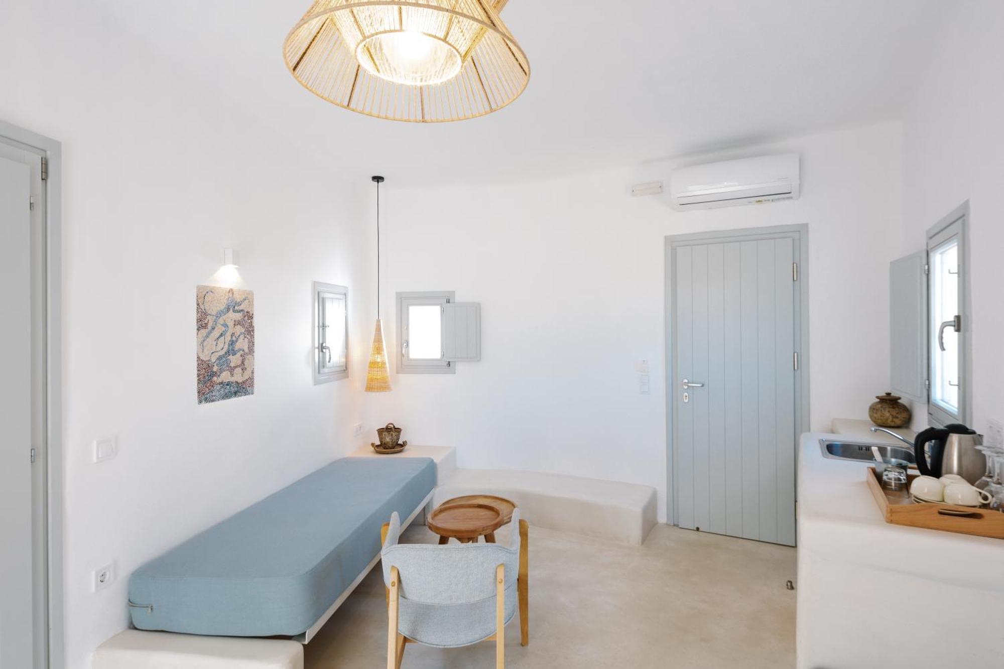 White Loft Hotel *
